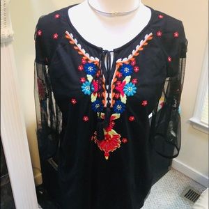 NWT Petite Boho Colorful Embroidered Top 💕💋😎